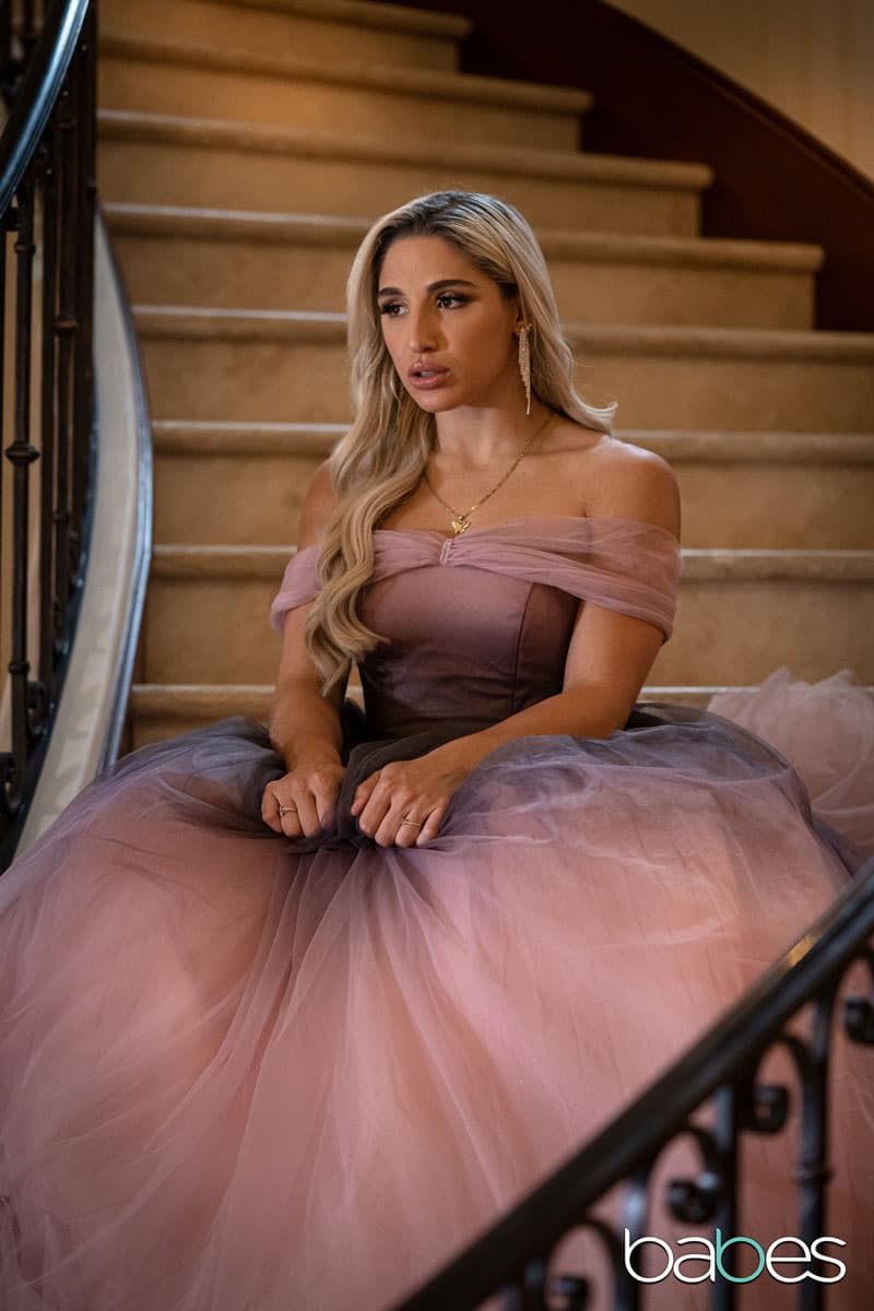 Ball Gown Blowjob - Blonde Abella Danger Giving Blowjob - Image Gallery #525363